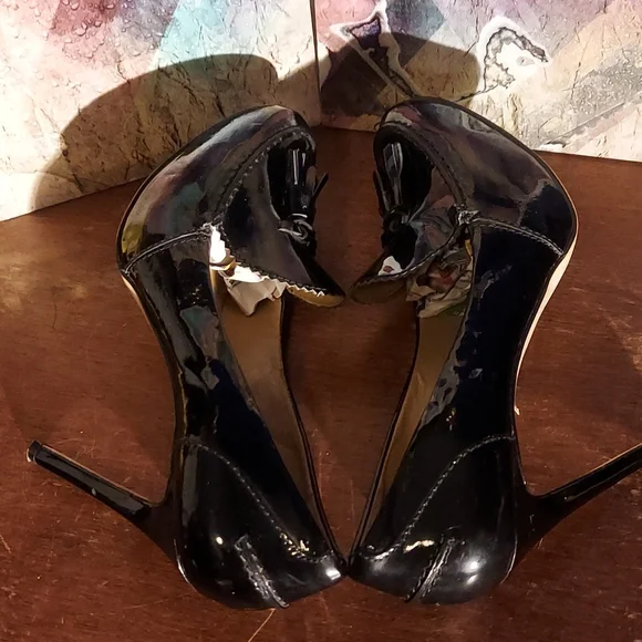 Ann Tayler Heels - Picture 3 of 7